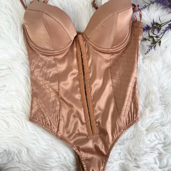 Windsor Corset Bodysuit - Picture 1 of 7